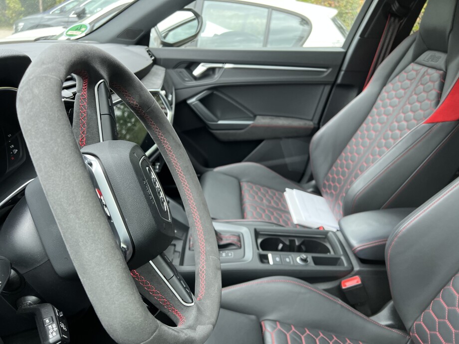 Audi RSQ3 Sportback 2.5TFSI 400PS Black Exclusive  З Німеччини (106476)