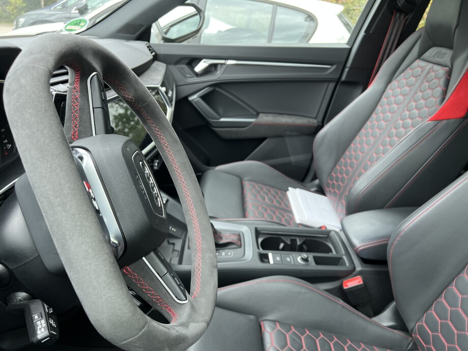 Audi RSQ3 Sportback 2.5TFSI 400PS Black Exclusive  З Німеччини (106473)