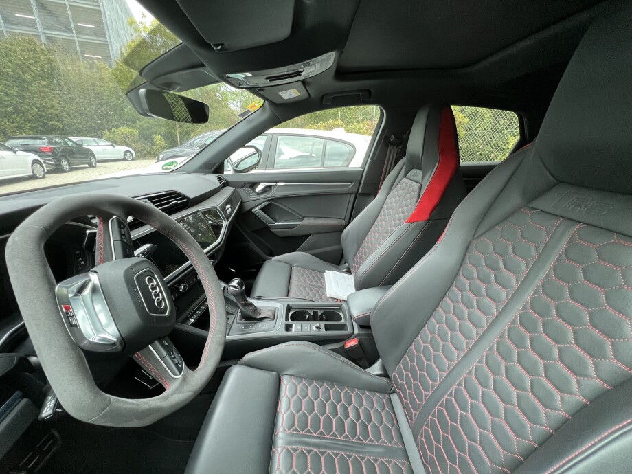 Audi RSQ3 Sportback 2.5TFSI 400PS Black Exclusive  З Німеччини (106474)