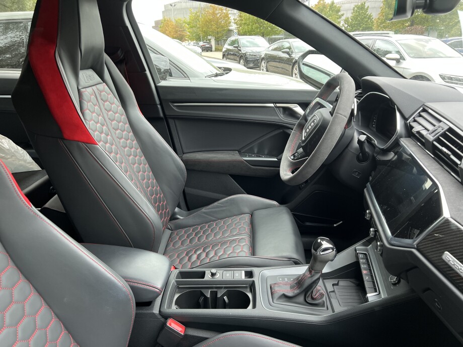 Audi RSQ3 Sportback 2.5TFSI 400PS Black Exclusive  З Німеччини (106488)