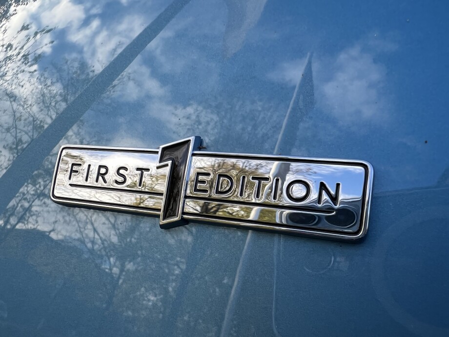 Bentley Bentayga 4.0 V8 EWB 551PS First Edition Azure 4-Set З Німеччини (108280)