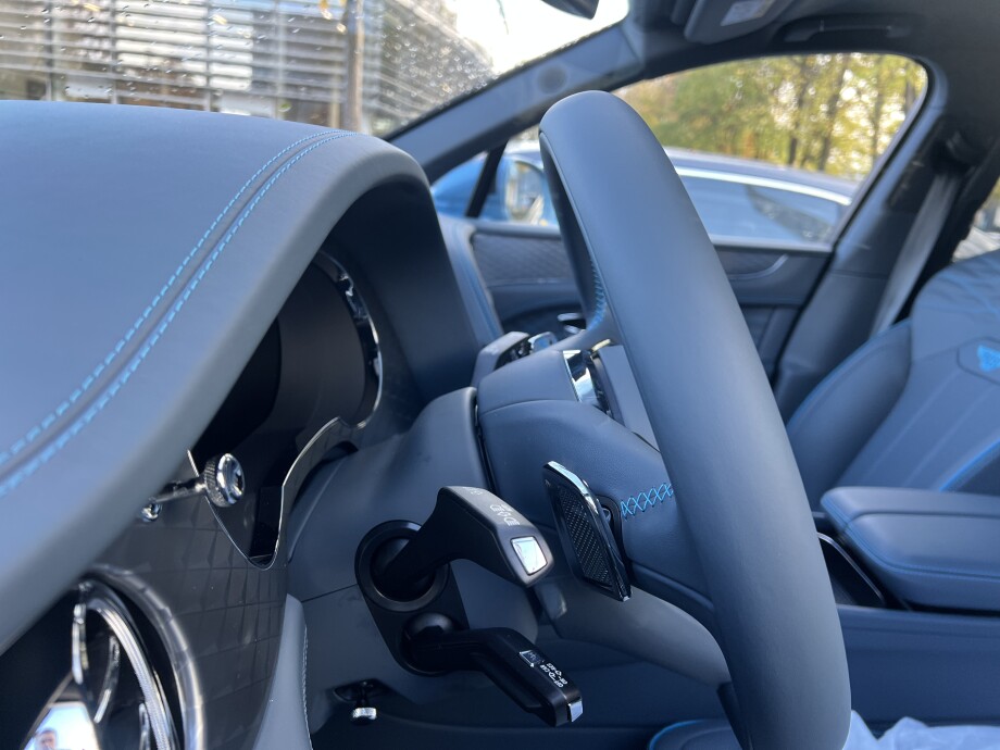 Bentley Bentayga 4.0 V8 EWB 551PS First Edition Azure 4-Set З Німеччини (108283)