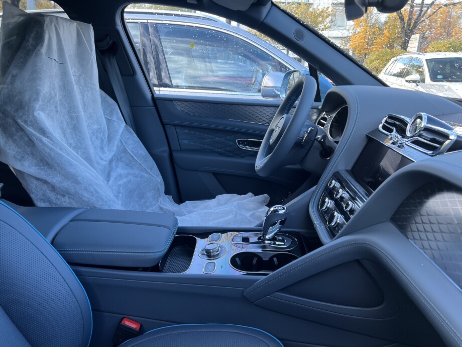 Bentley Bentayga 4.0 V8 EWB 551PS First Edition Azure 4-Set З Німеччини (108297)