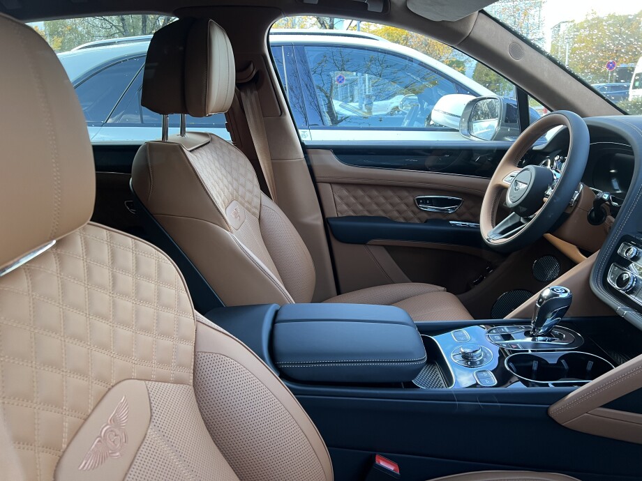 Bentley Bentayga 4.0 V8 Azure 4WD 551PS Edition1 З Німеччини (109321)