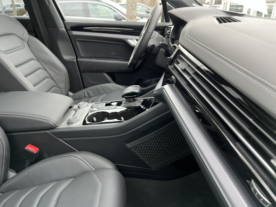 VW Touareg R e-Hybrid 3.0TSI 462PS 4Motion IQ-LED З Німеччини (113132)