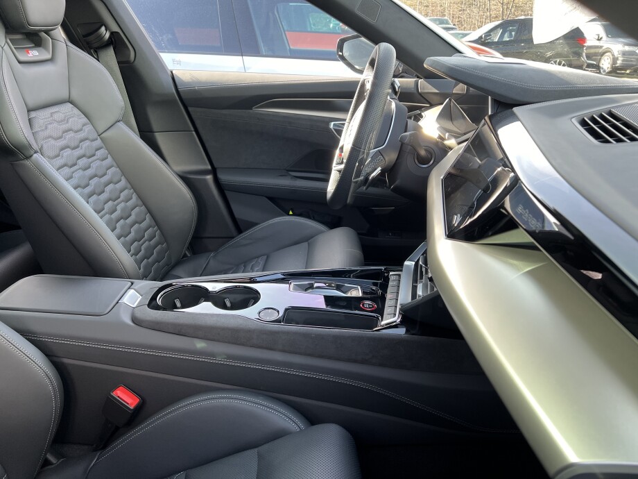 Audi RS e-Tron GT 598PS LED Matrix Keramik Carbon З Німеччини (113566)