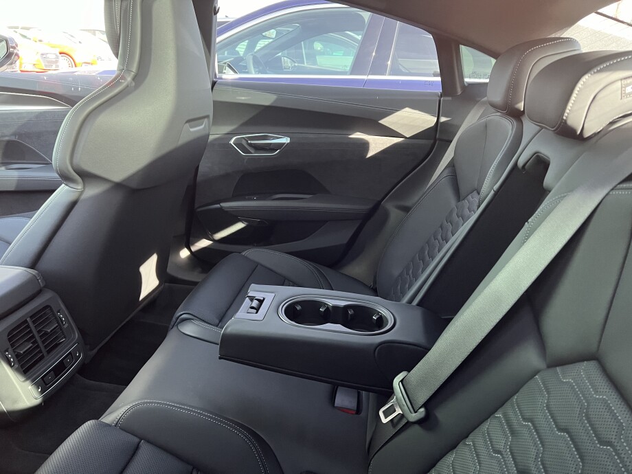 Audi RS e-Tron GT 598PS LED Matrix Keramik Carbon З Німеччини (113548)