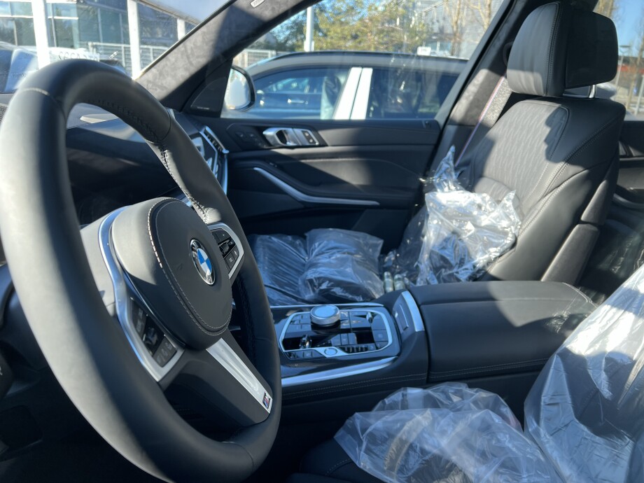 BMW X7 40d 352PS xDrive M-Paket LED Black Individual  З Німеччини (113726)