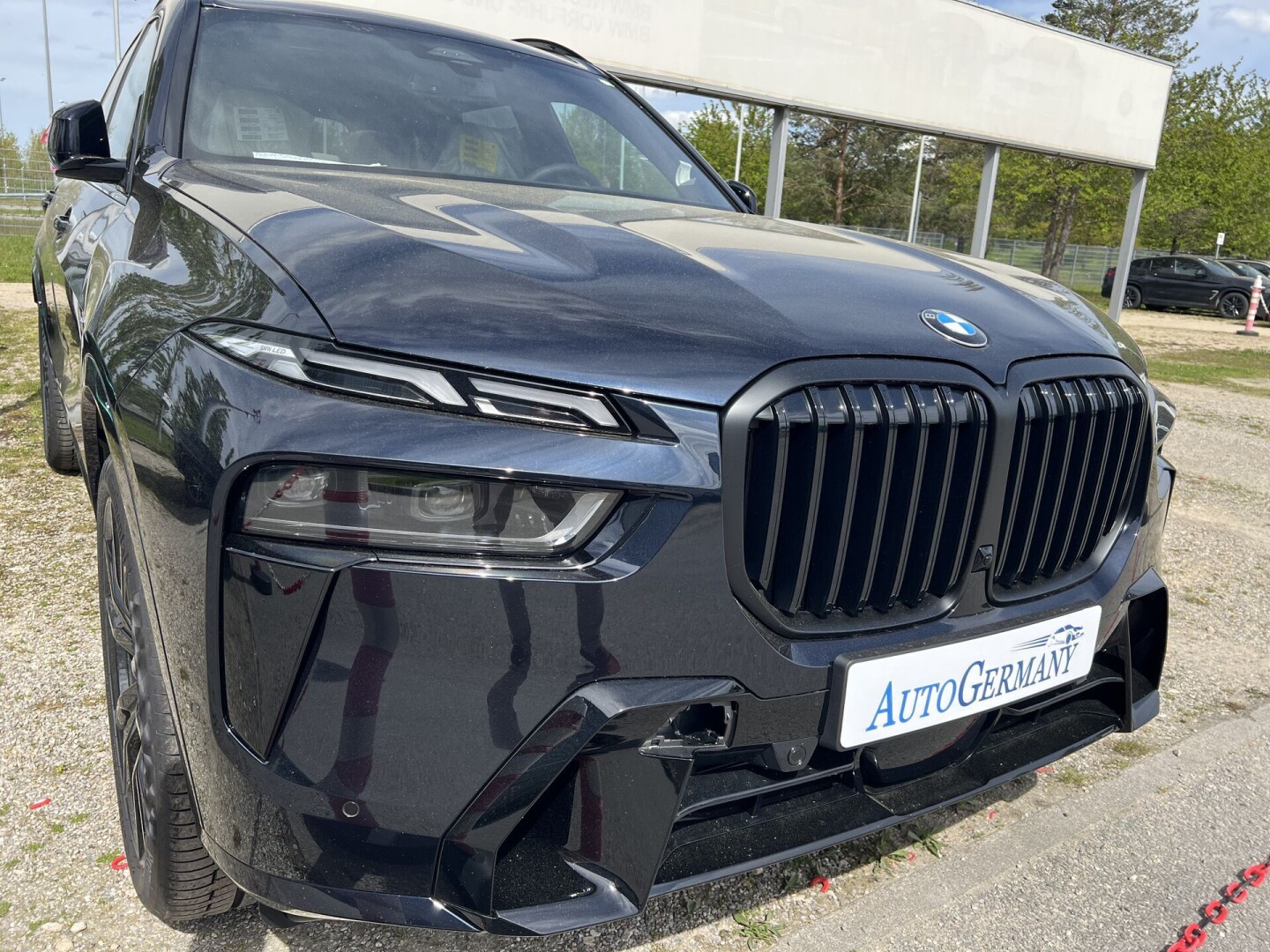 BMW X7 40d 352PS xDrive M-Sportpaket  Individual Black З Німеччини (115768)