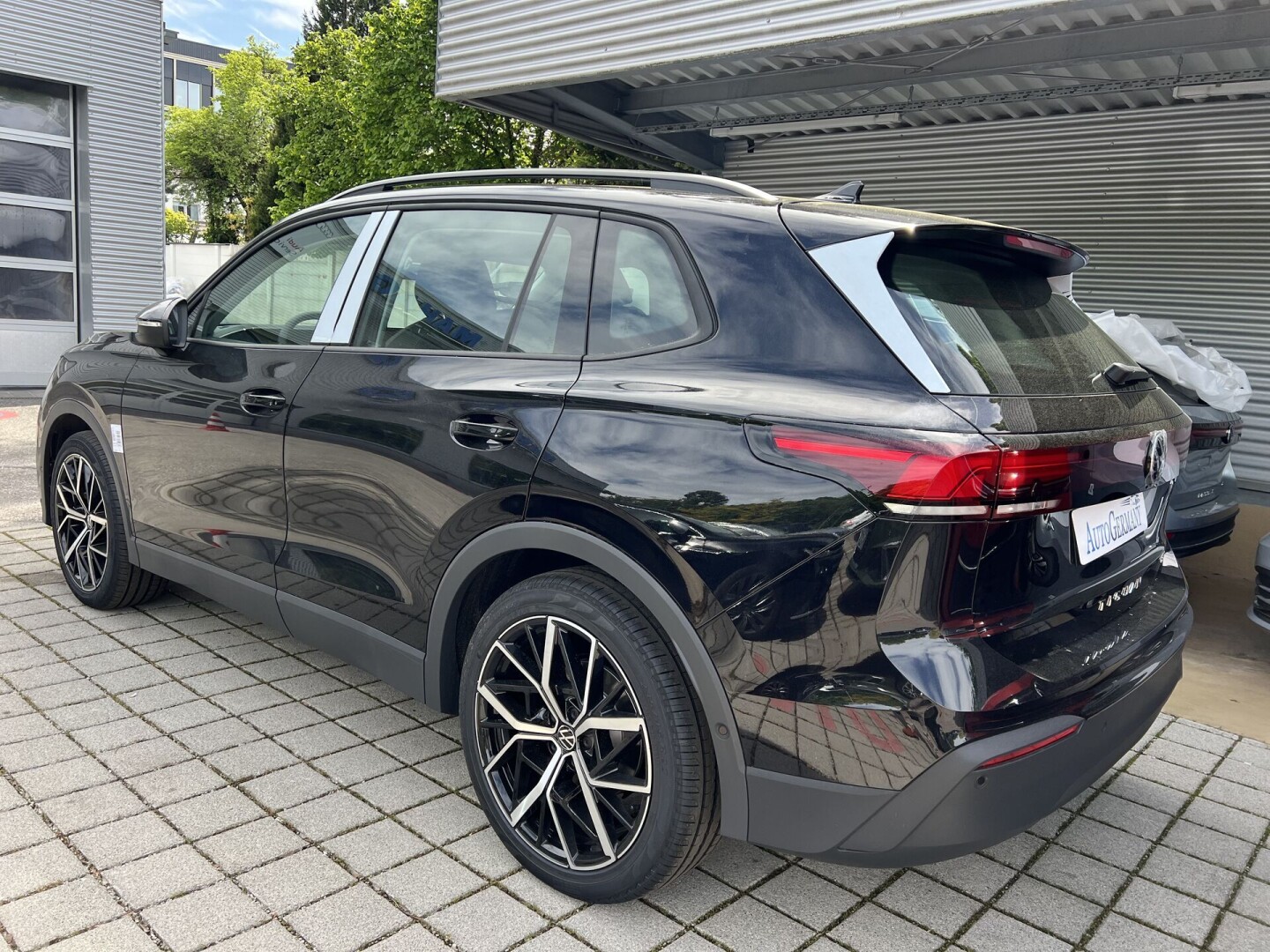 VW Tiguan 1.5 eTSI 150PS Life LED NEU-MODEL Aus Deutschland (117090)