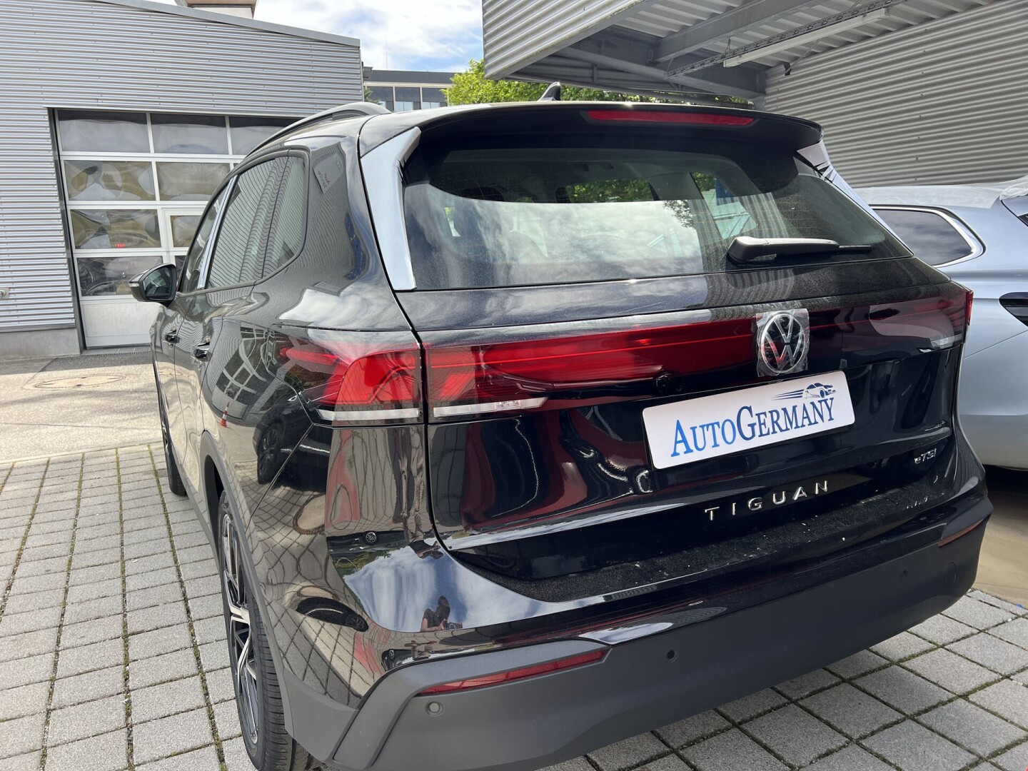 VW Tiguan 1.5 eTSI 150PS Life LED NEU-MODEL Из Германии (117092)