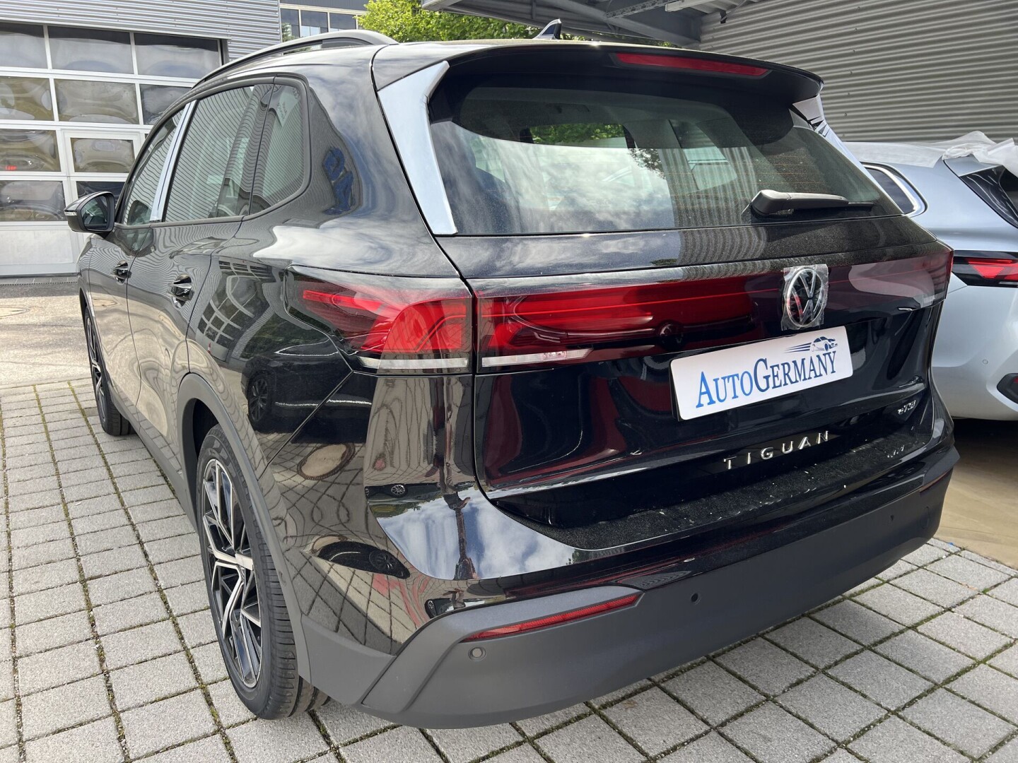 VW Tiguan 1.5 eTSI 150PS Life LED NEU-MODEL From Germany (117094)