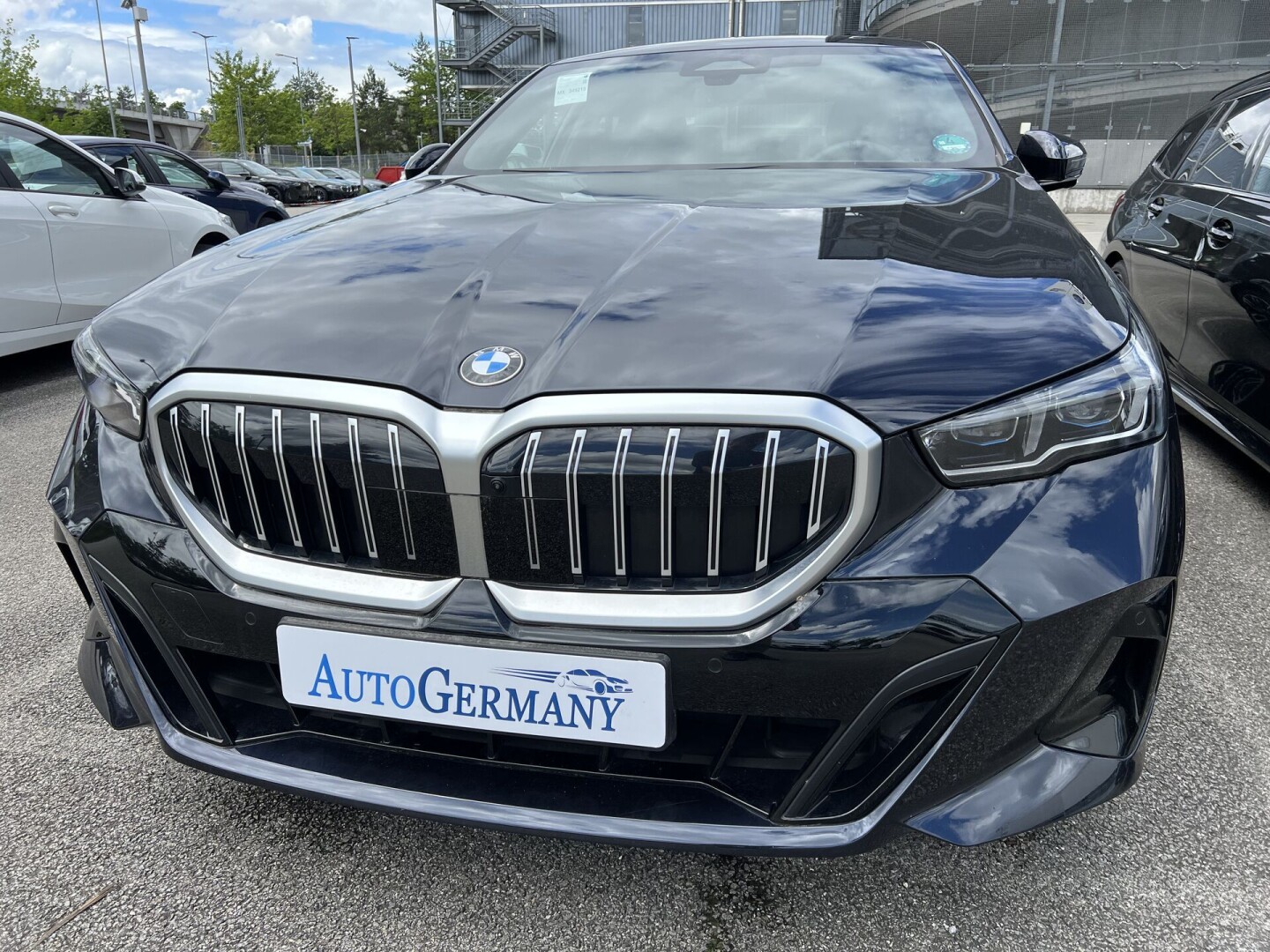 BMW 520i G60 M-Sport Innovation-Paket LED Aus Deutschland (117325)