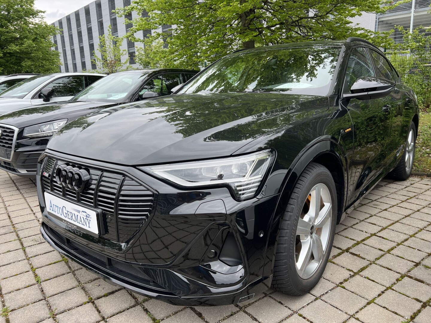 Audi e-tron 55 Sportback 408PS S-Line Black-Paket From Germany (117576)