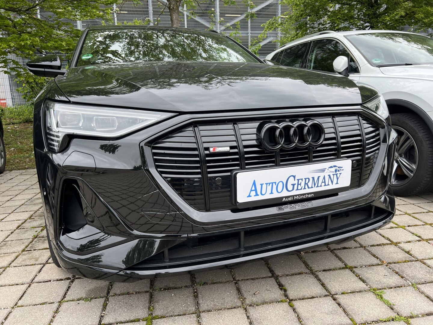 Audi e-tron 55 Sportback 408PS S-Line Black-Paket From Germany (117569)