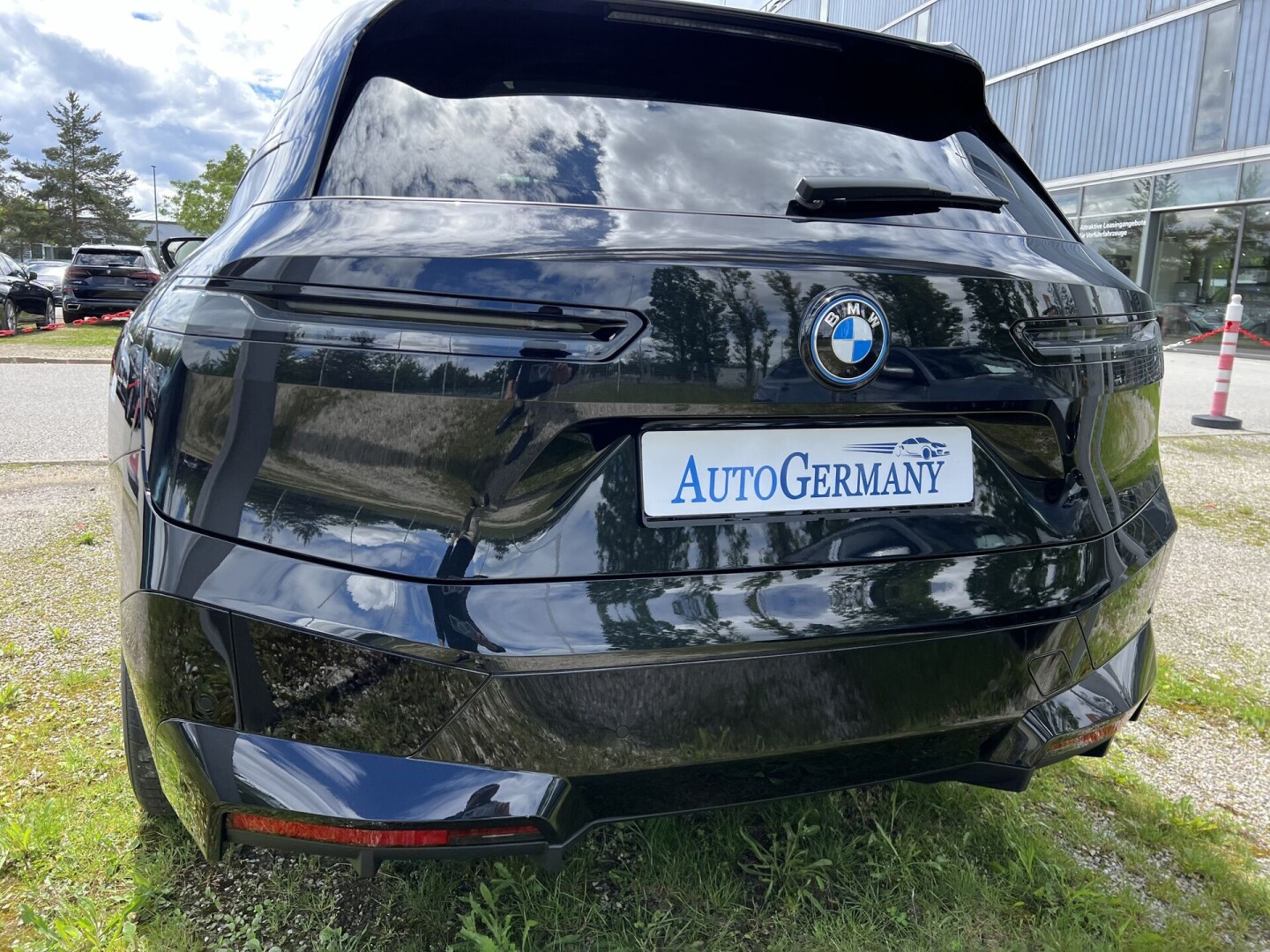 BMW IX 40 xDrive 326PS M-Sport Black-Paket Individual Aus Deutschland (117619)