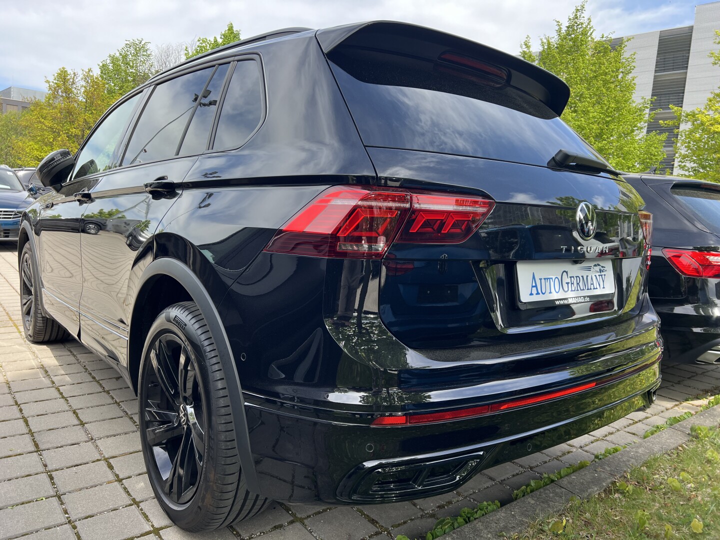 VW Tiguan 2.0TDI 200PS 4Motion R-Line Black-Paket LED З Німеччини (117911)