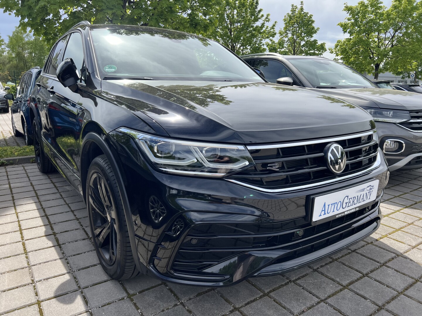 VW Tiguan 2.0TDI 200PS 4Motion R-Line Black-Paket LED From Germany (117936)