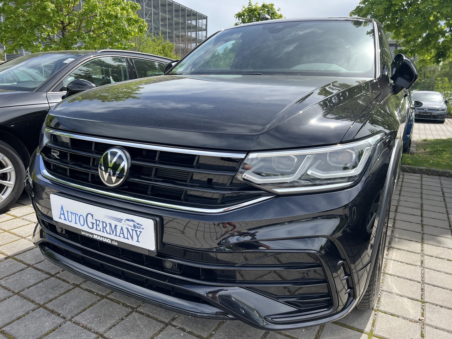 VW Tiguan 2.0TDI 200PS 4Motion R-Line Black-Paket LED From Germany (117932)