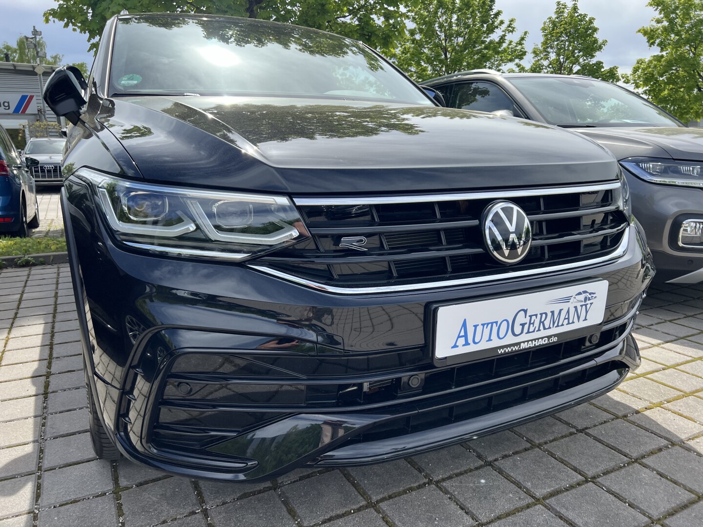 VW Tiguan 2.0TDI 200PS 4Motion R-Line Black-Paket LED Aus Deutschland (117934)