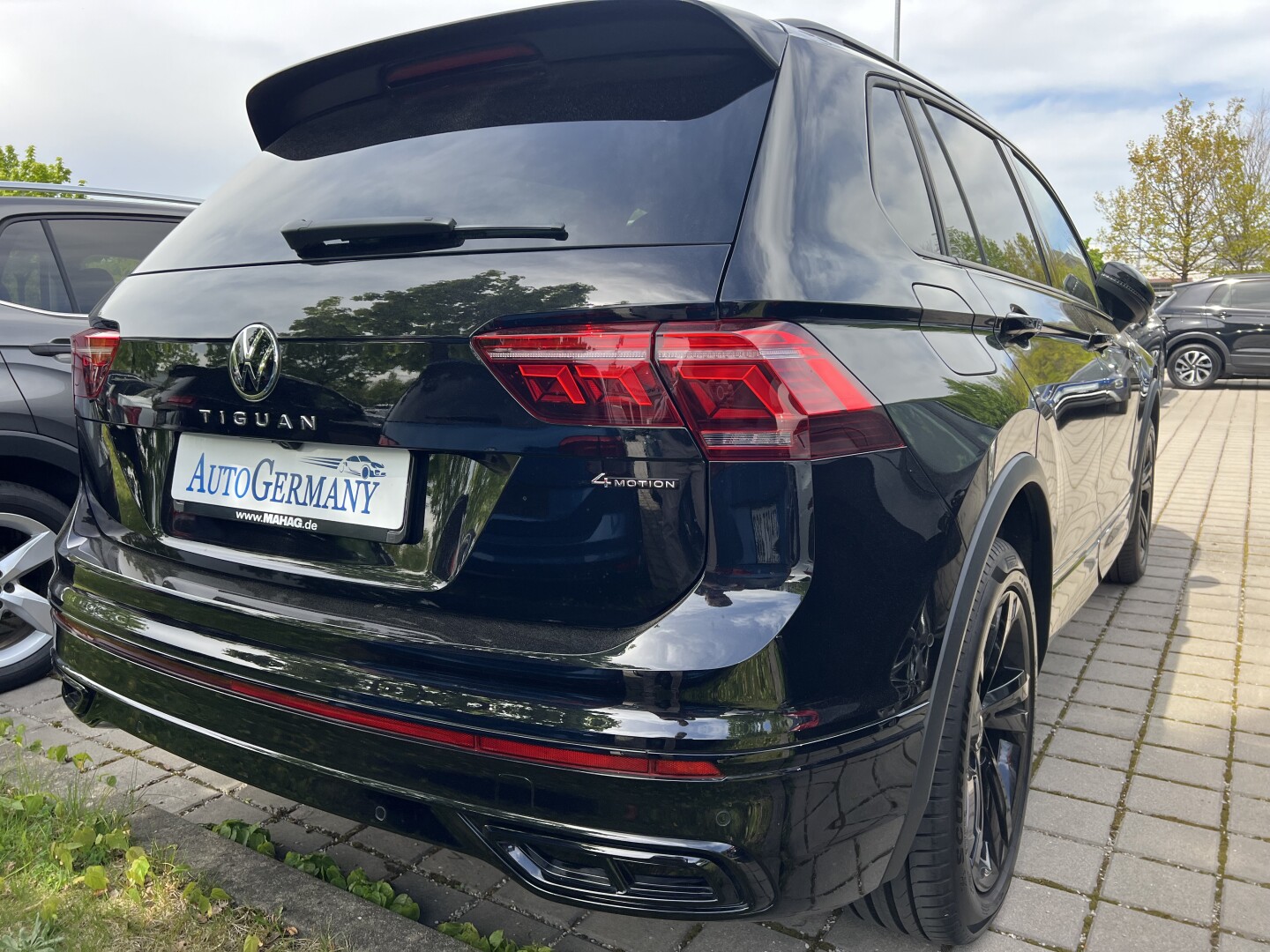 VW Tiguan 2.0TDI 200PS 4Motion R-Line Black-Paket LED From Germany (117941)