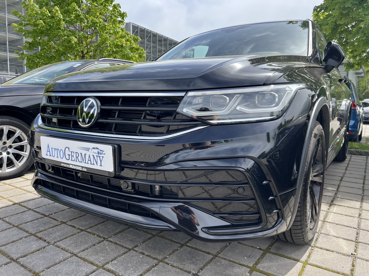 VW Tiguan 2.0TDI 200PS 4Motion R-Line Black-Paket LED From Germany (117930)