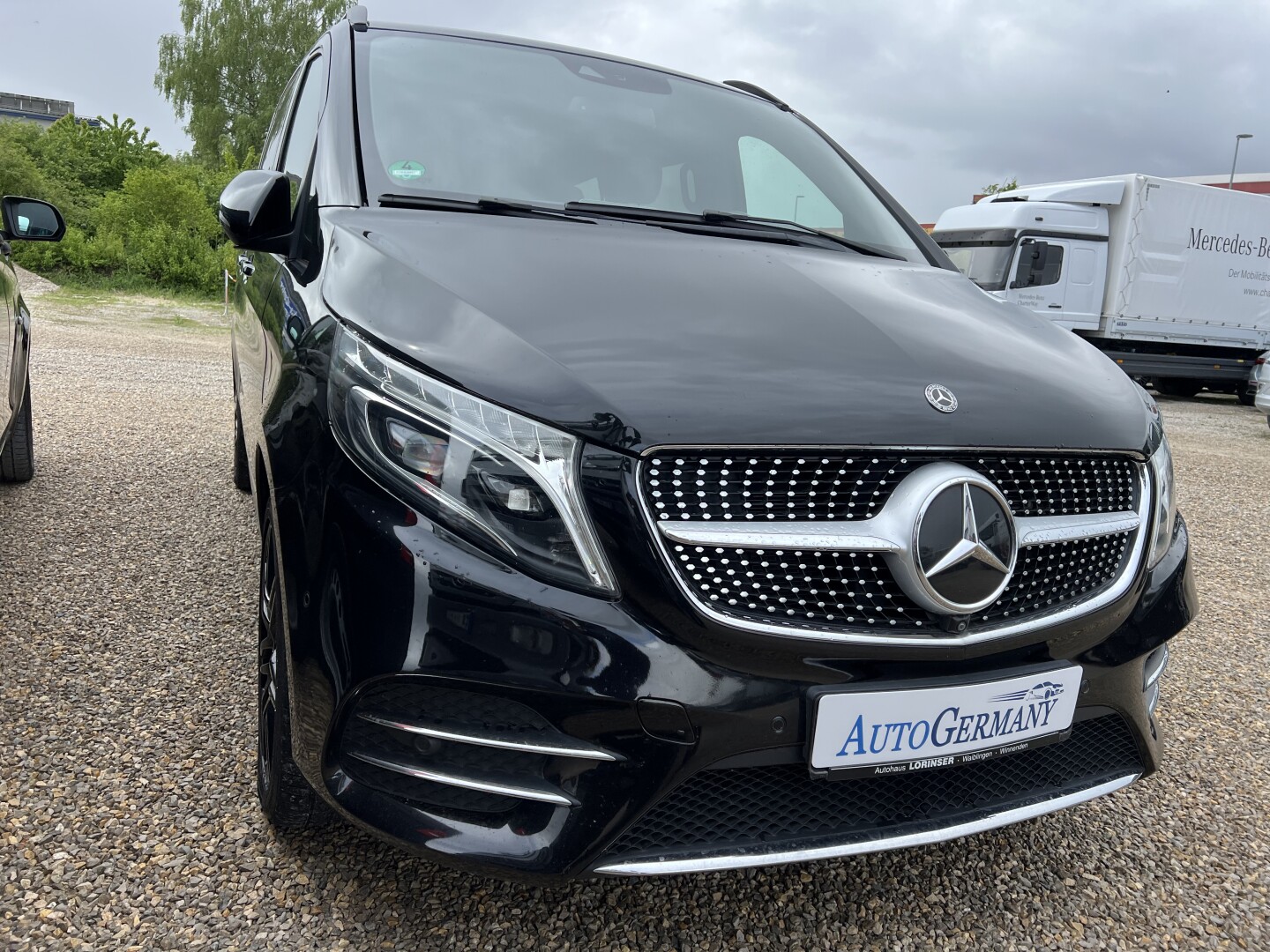 Mercedes-Benz V300d AMG 237PS 4Matic Edition Lang 7-Set From Germany (117969)