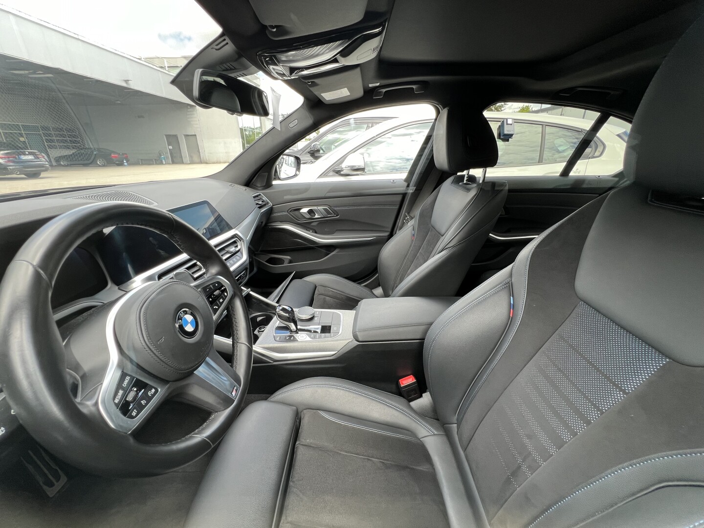 BMW 320d xDrive M-Sport Black Paket LED Aus Deutschland (118459)