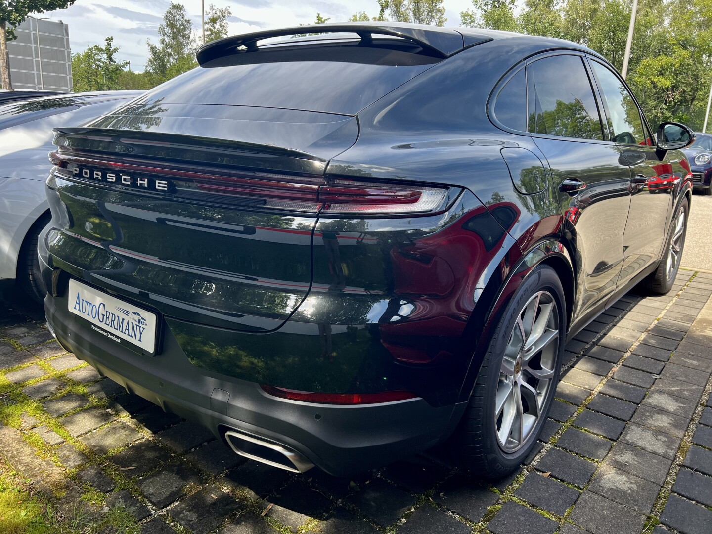 Porsche Cayenne e-Hybrid 470PS Coupe HD-Matrix From Germany (119023)