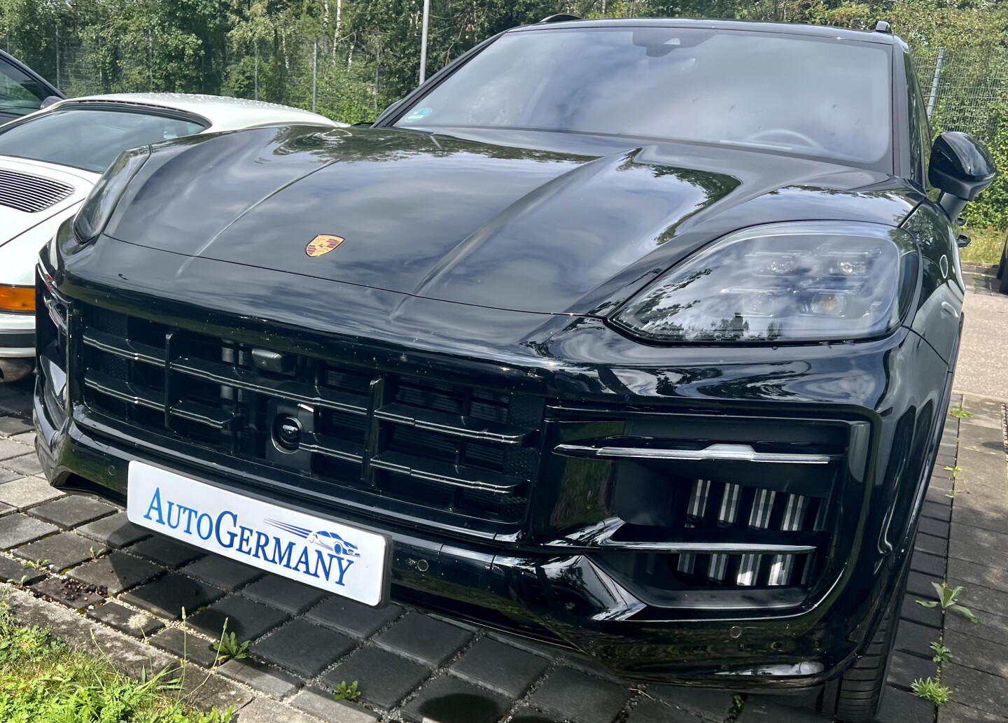 Porsche Cayenne Coupe 354PS HD-Matrix Black From Germany (119485)