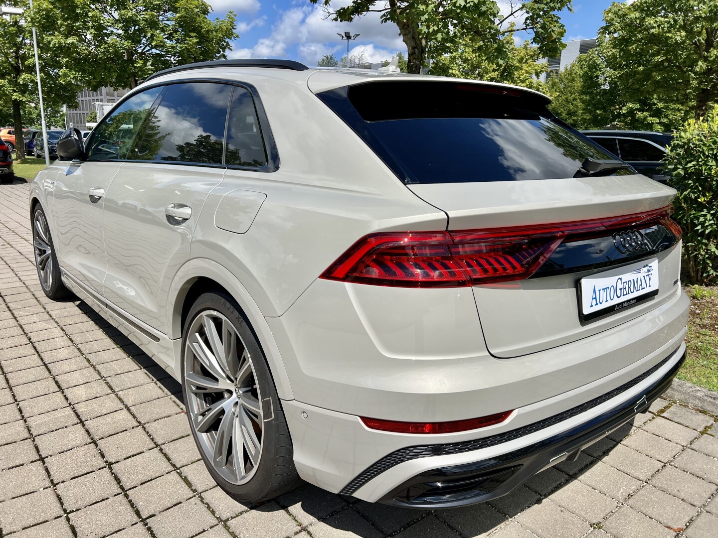 Audi Q8 55TFSe 381PS Competition Plus S-Line  From Germany (119556)