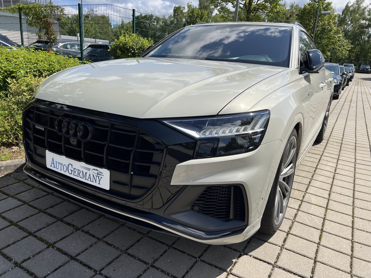 Audi Q8 55TFSe 381PS Competition Plus S-Line  From Germany (119544)