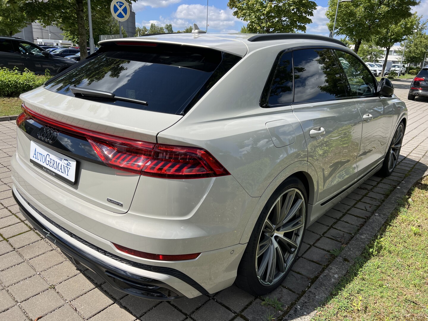 Audi Q8 55TFSe 381PS Competition Plus S-Line  From Germany (119551)