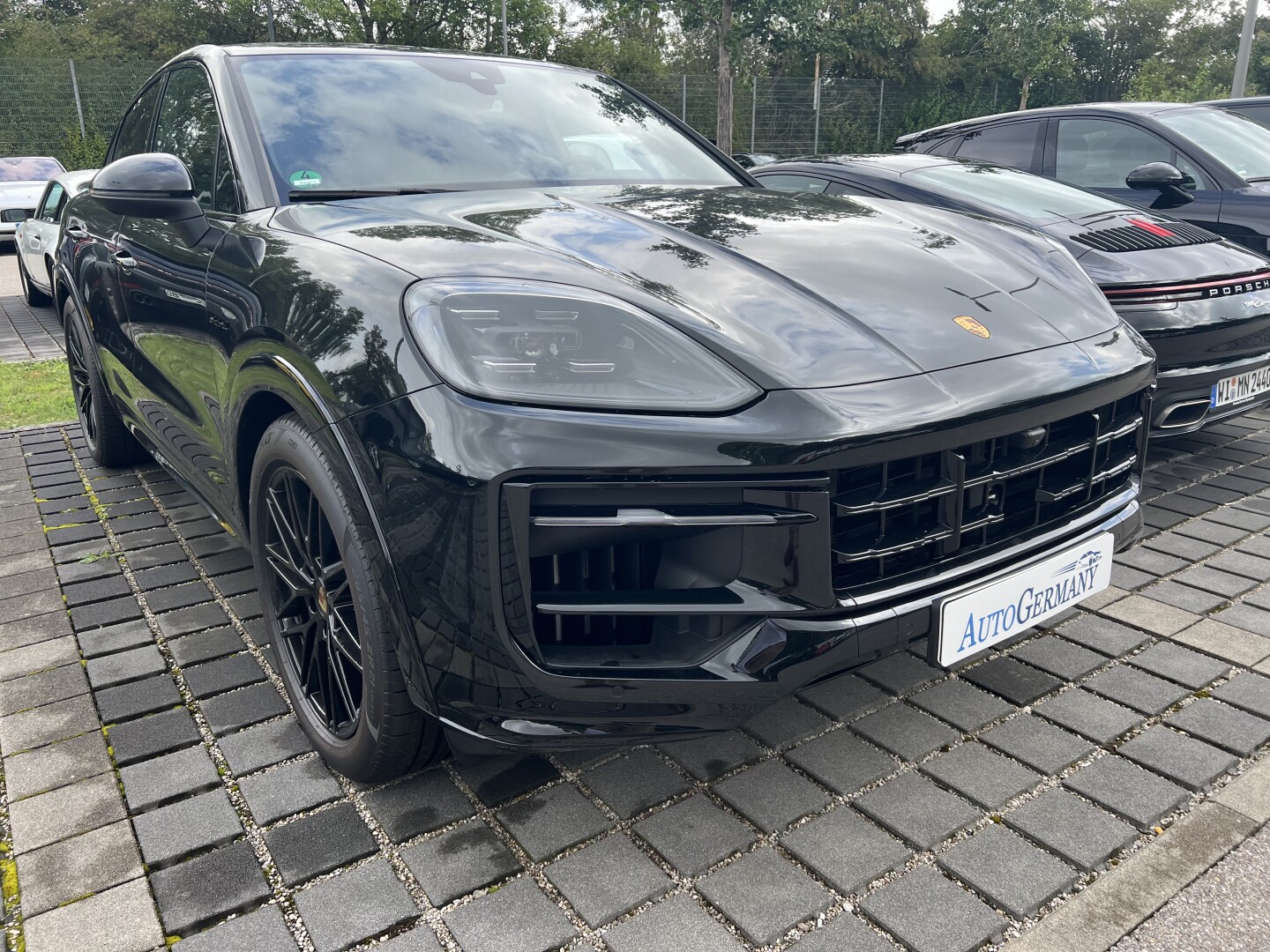 Porsche Cayenne e-Hybrid 470PS Coupe Black-Paket З Німеччини (119766)