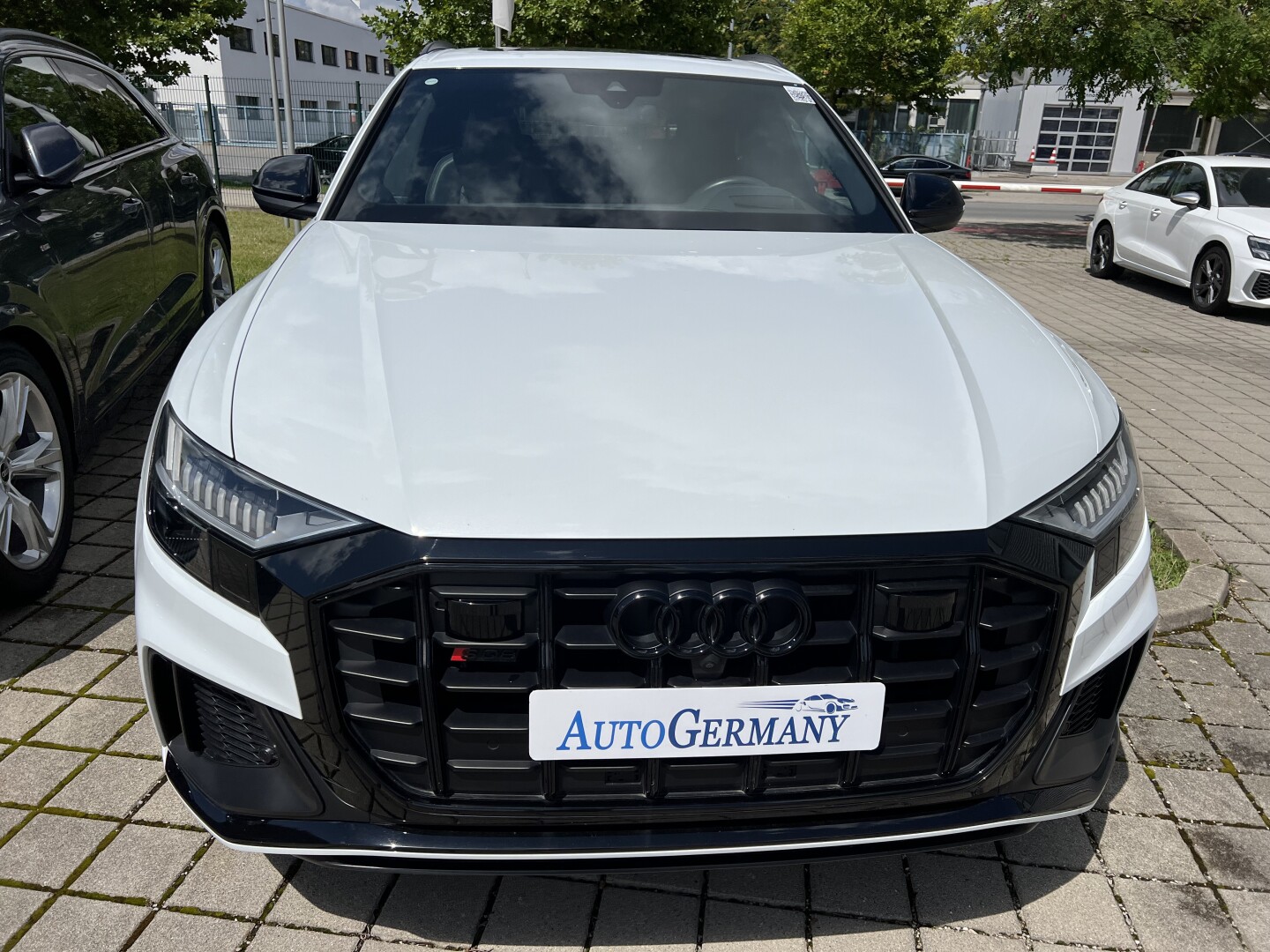 Audi SQ8 4.0TDI Black-Paket Individual Matrix З Німеччини (119804)