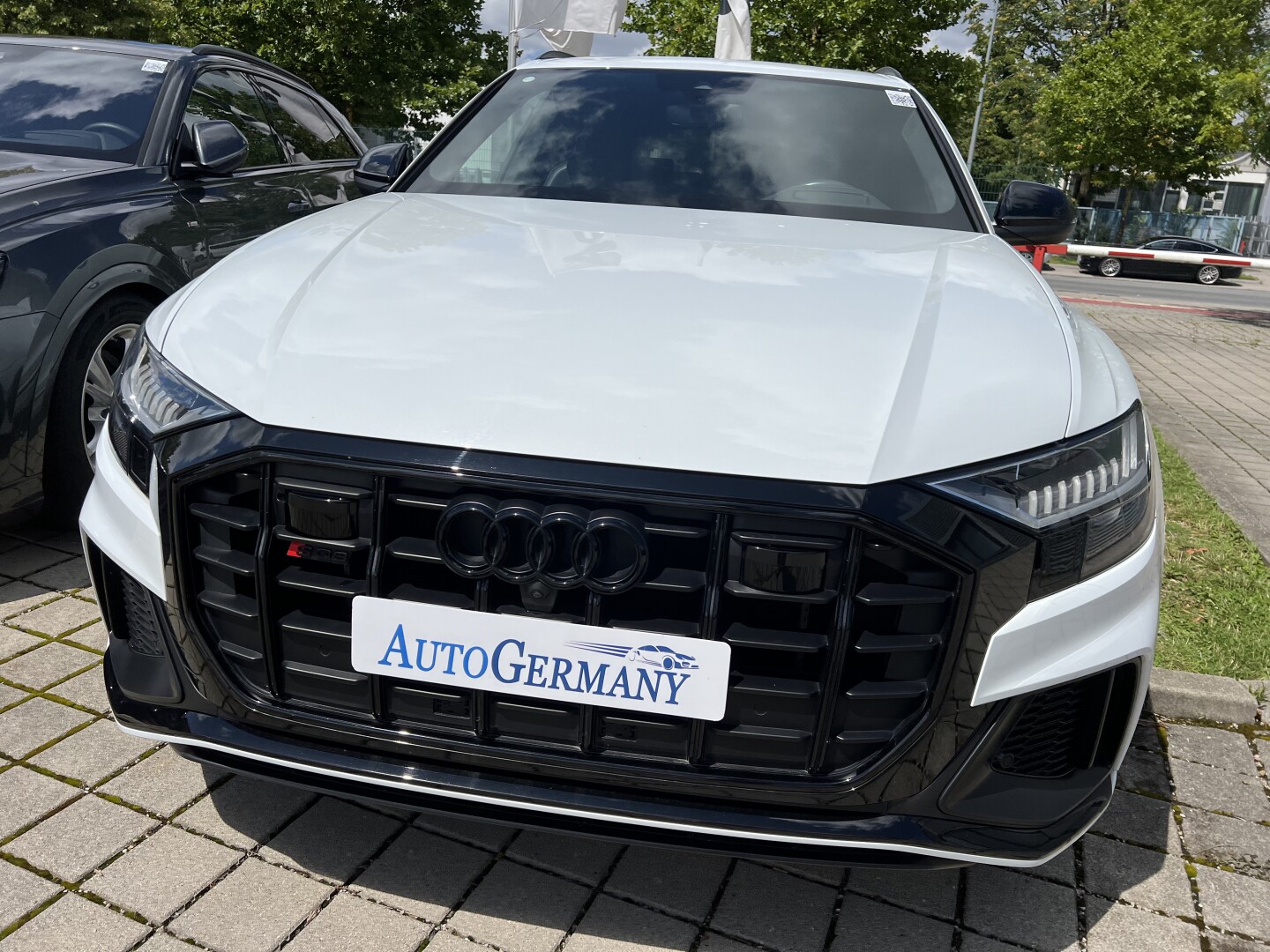 Audi SQ8 4.0TDI Black-Paket Individual Matrix З Німеччини (119803)