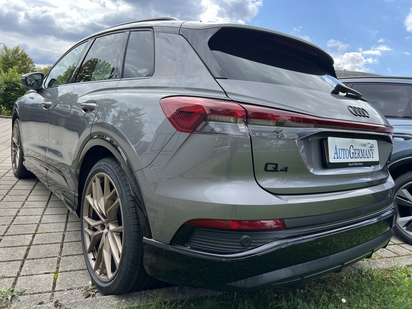 Audi Q4 Quattro 50 e-tron 299PS S-Line Edition From Germany (120177)