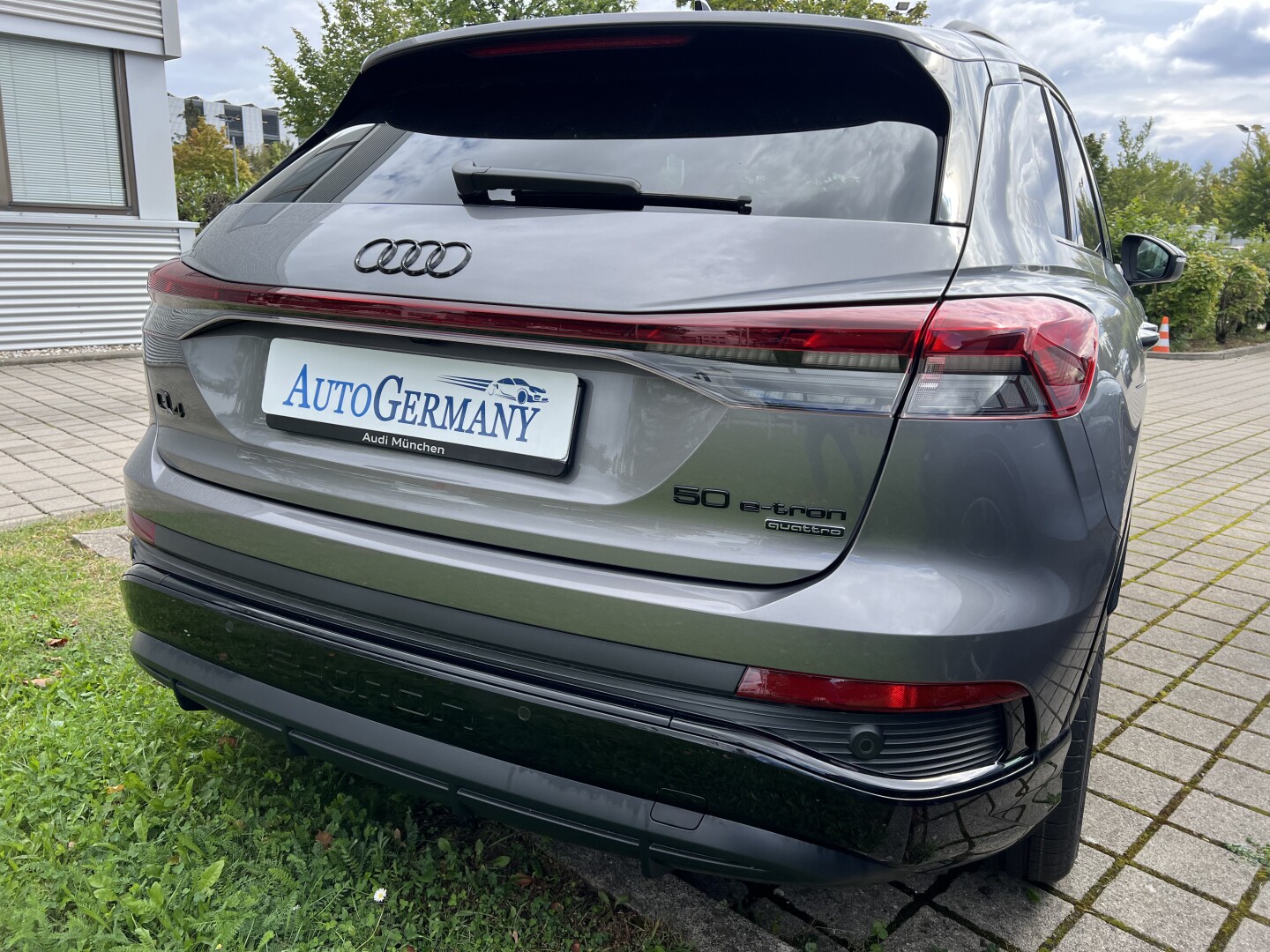 Audi Q4 Quattro 50 e-tron 299PS S-Line Edition From Germany (120180)