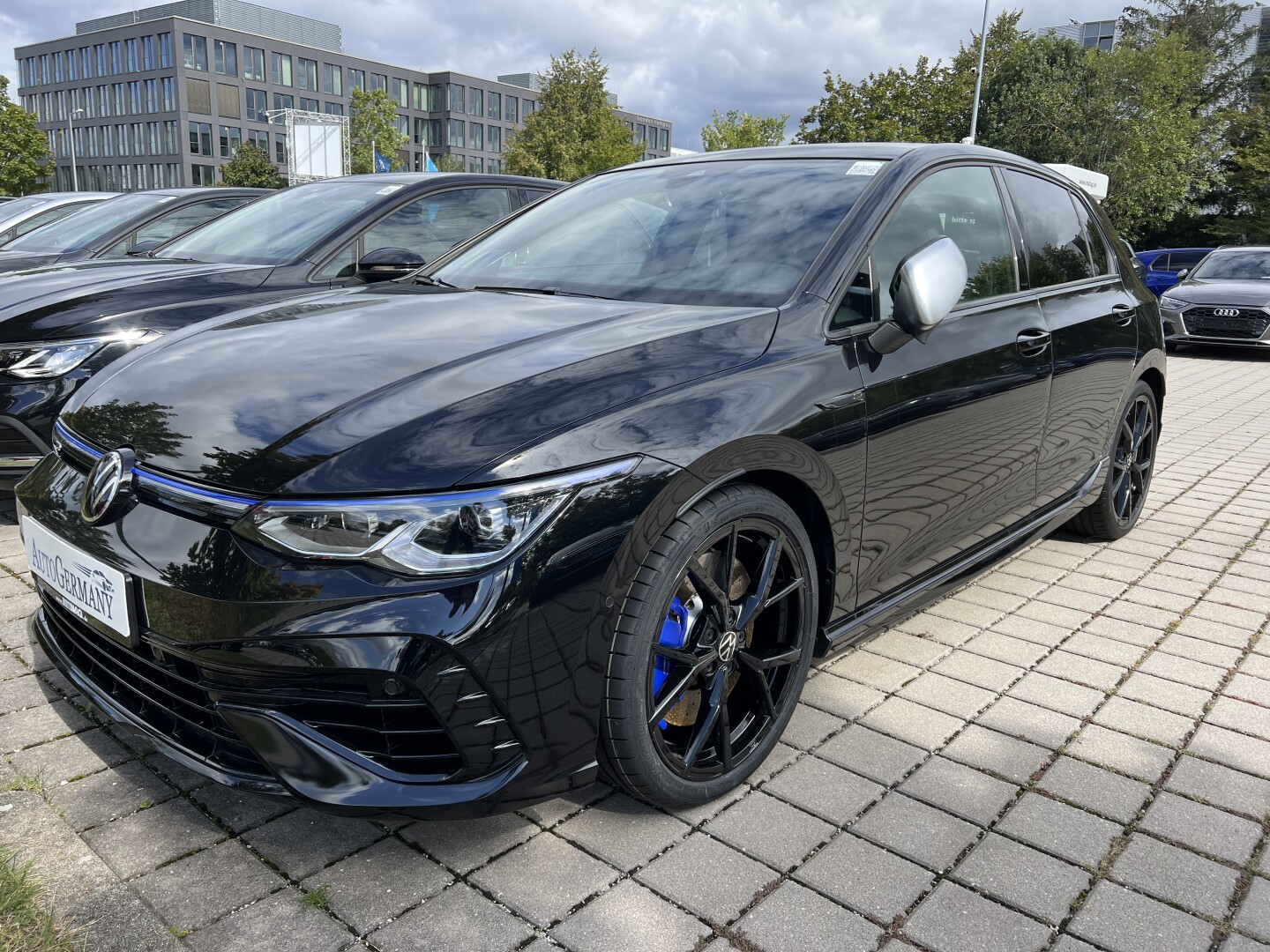 VW Golf 8 R 4Motion 320PS DSG Black-Paket From Germany (120252)