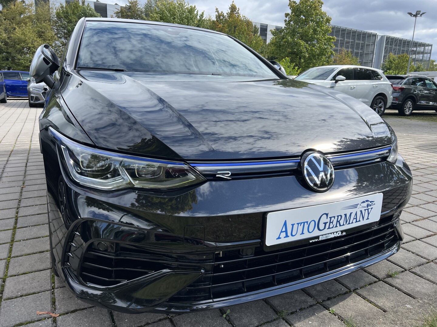 VW Golf 8 R 4Motion 320PS DSG Black-Paket From Germany (120249)