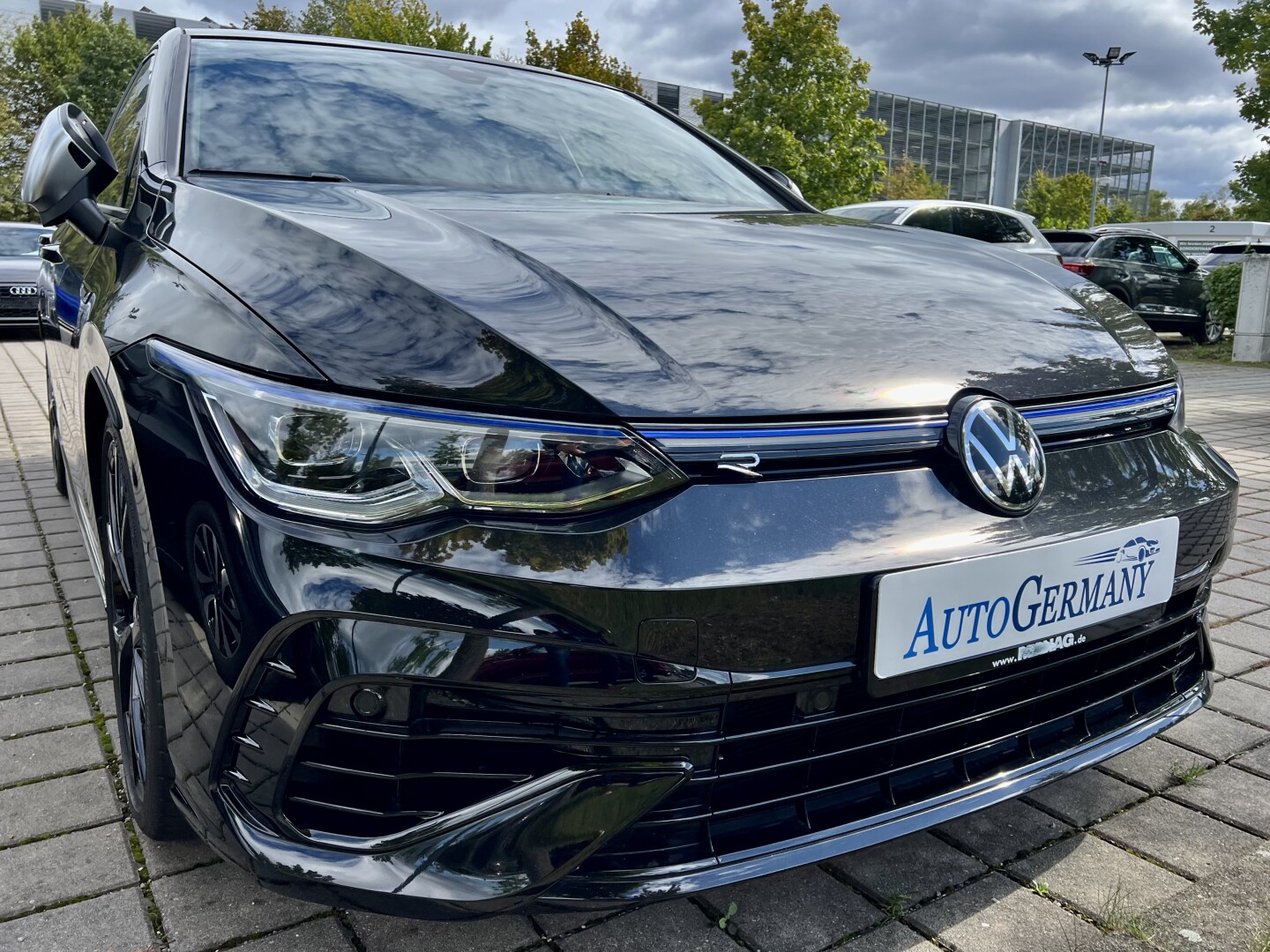 VW Golf 8 R 4Motion 320PS DSG Black-Paket From Germany (120246)