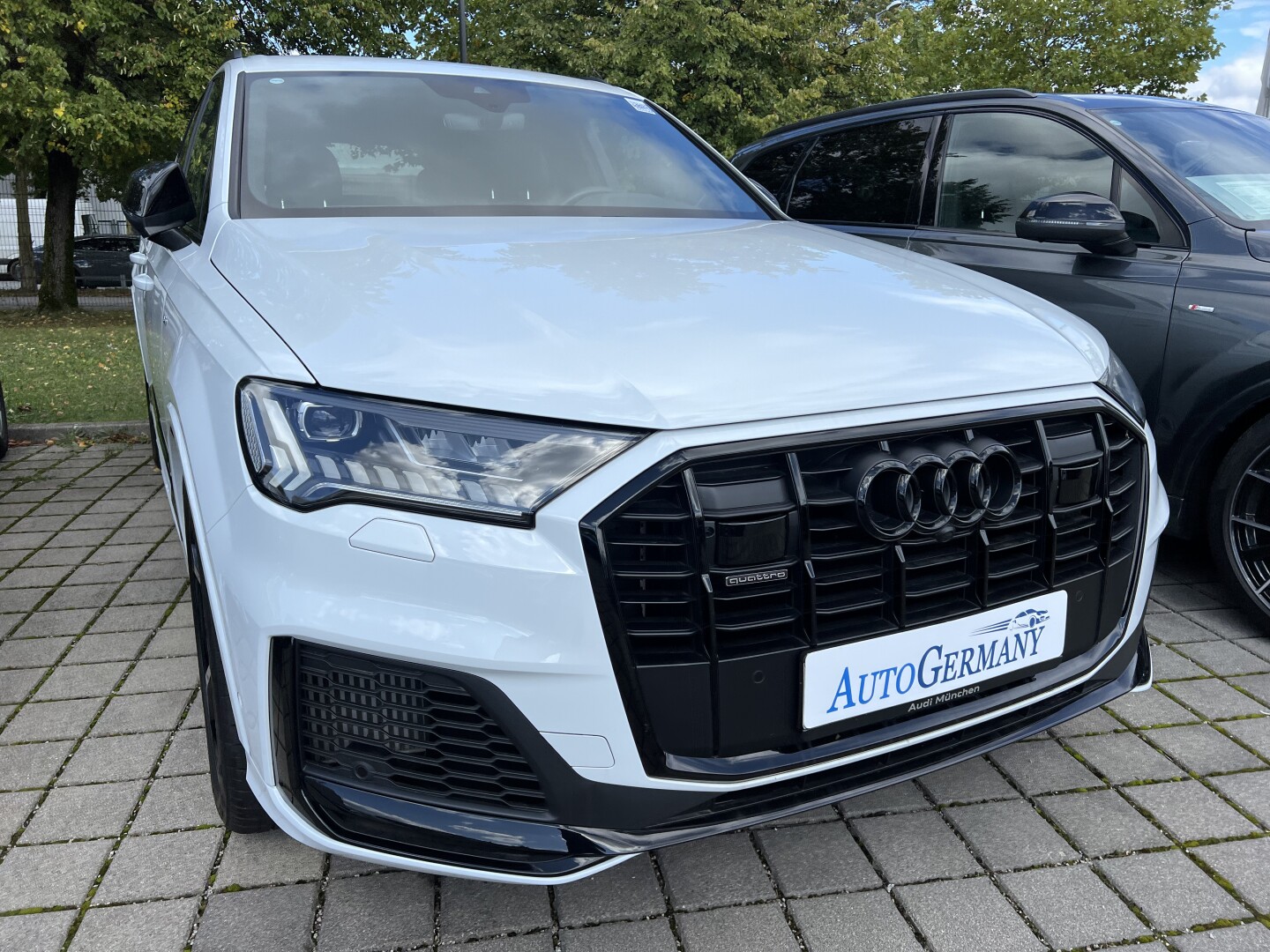 Audi Q7 S-Line 55TFSIe 381PS Black-Paket Matrix Из Германии (120300)