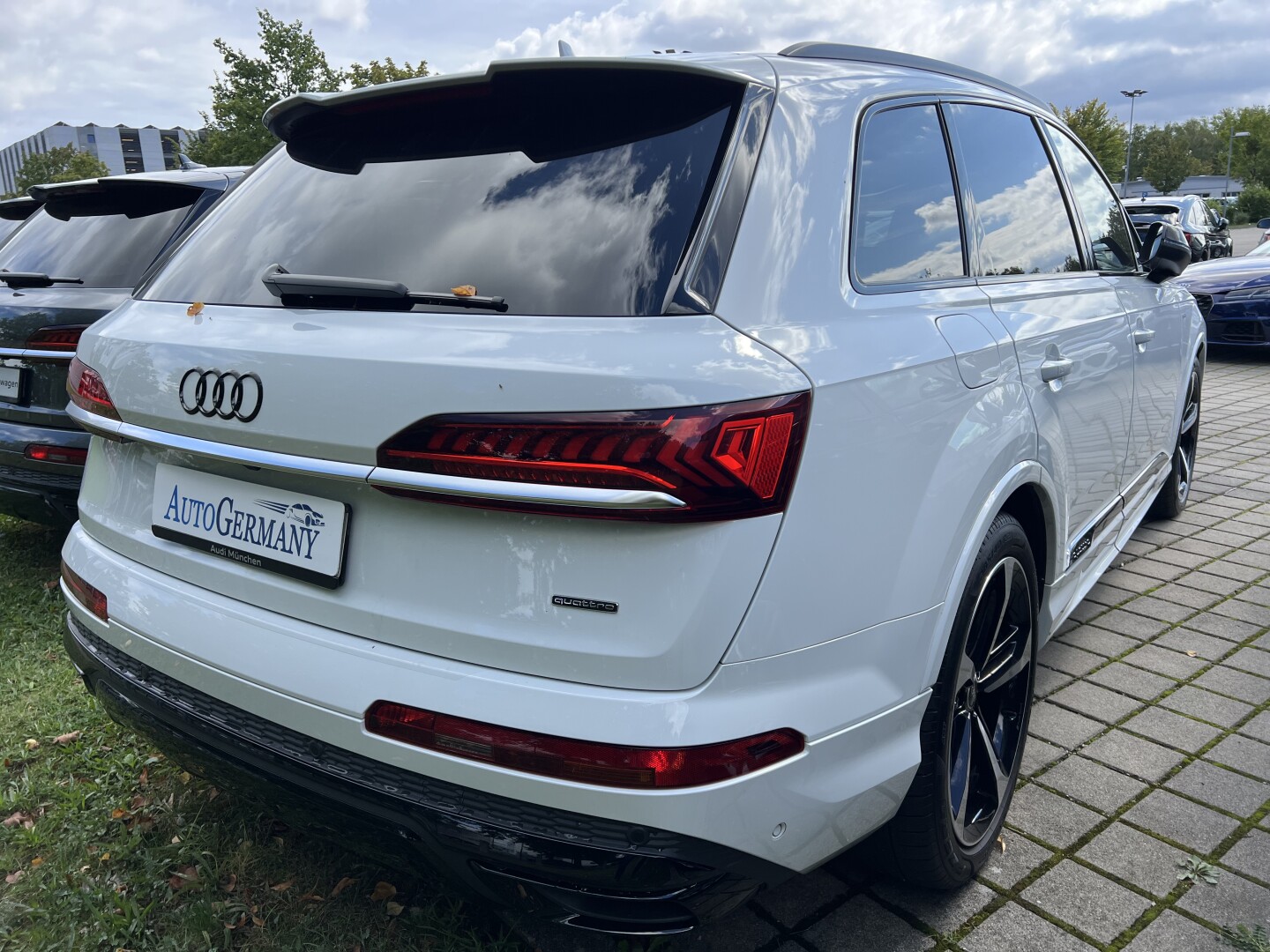 Audi Q7 S-Line 55TFSIe 381PS Black-Paket Matrix Из Германии (120291)