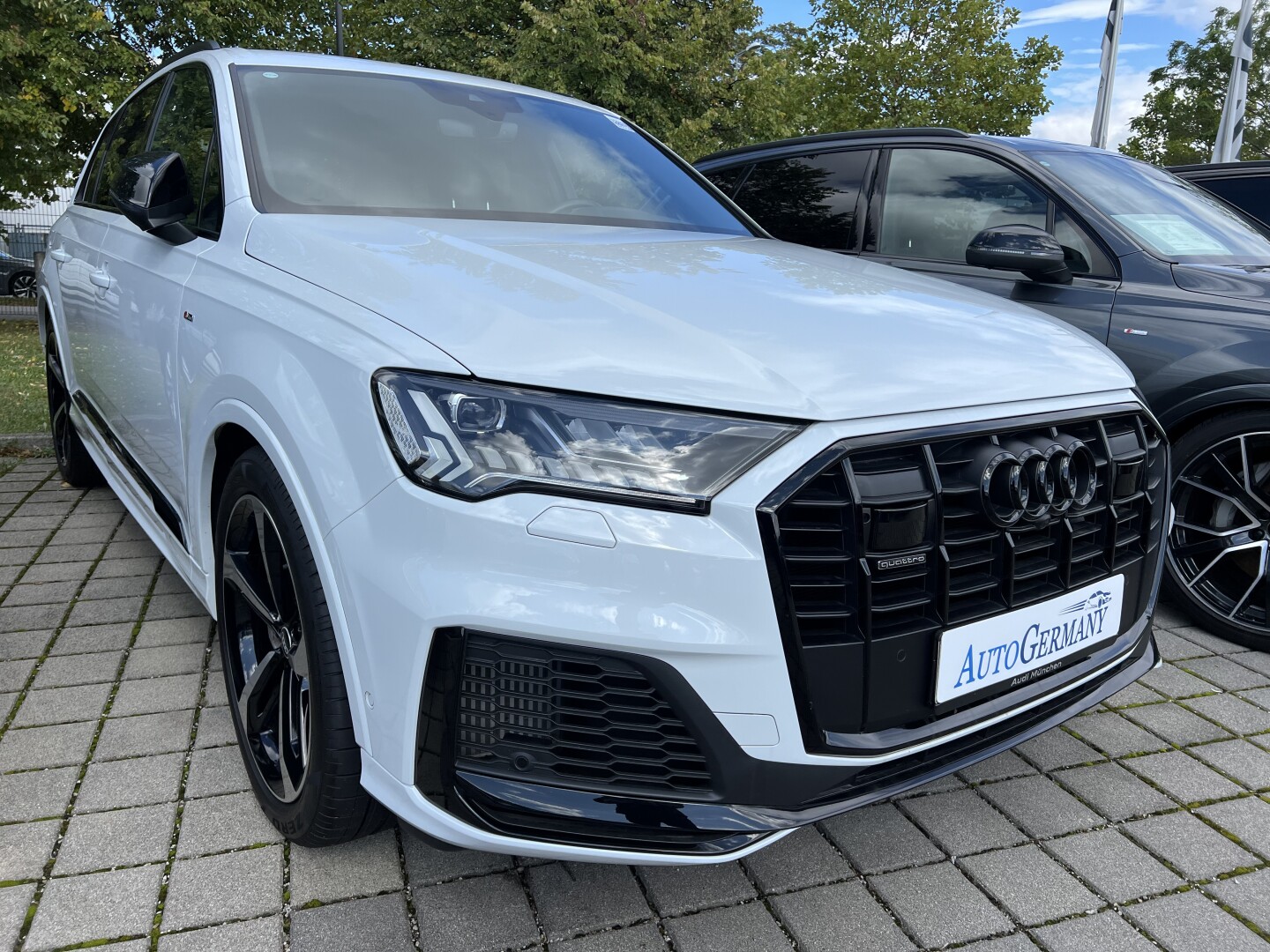 Audi Q7 S-Line 55TFSIe 381PS Black-Paket Matrix З Німеччини (120301)