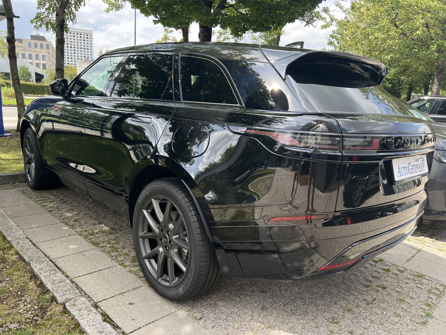 Land Rover Velar P400e Dynamic SE Black-Paket Из Германии (120340)