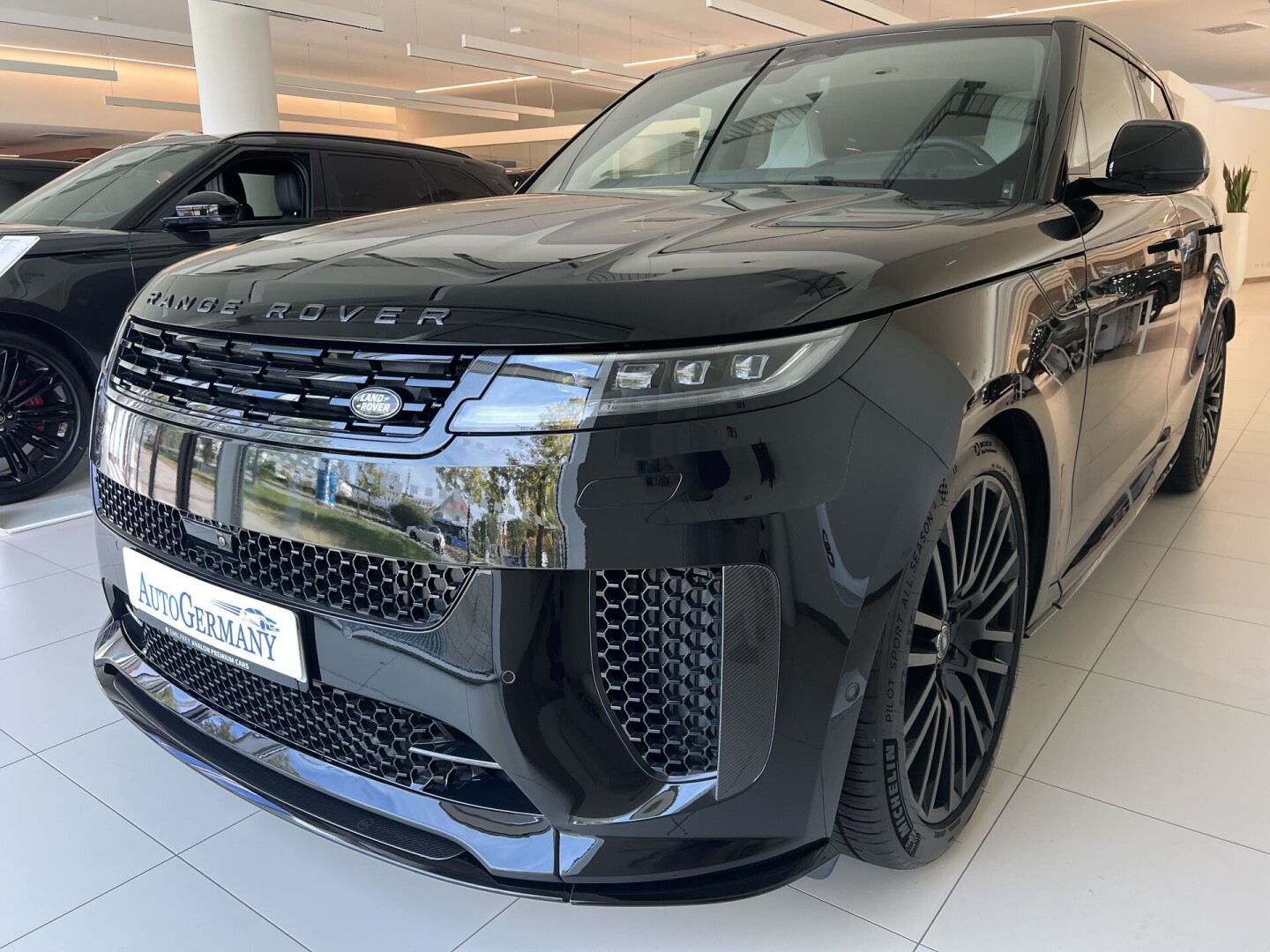 Range Rover Sport P635 SV Edition One Black З Німеччини (120902)