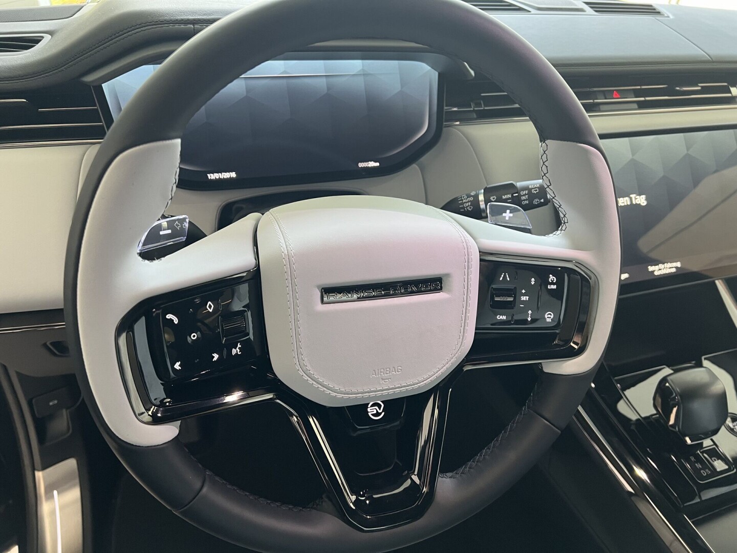 Range Rover Sport P635 SV Edition One Black З Німеччини (120930)