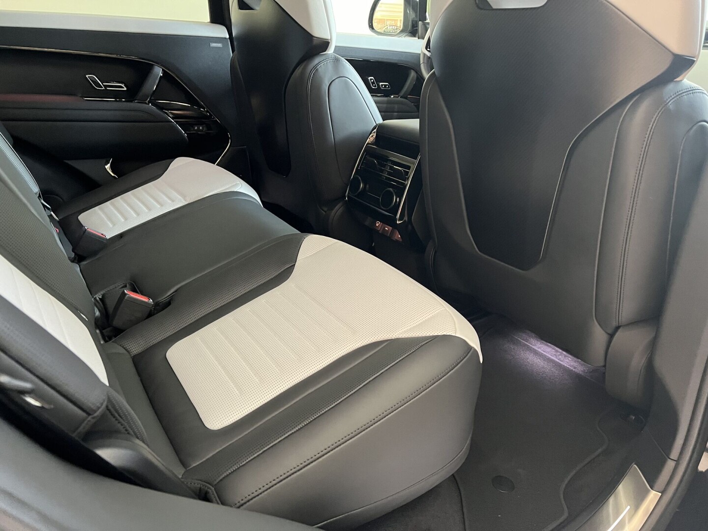 Range Rover Sport P635 SV Edition One Black З Німеччини (120915)