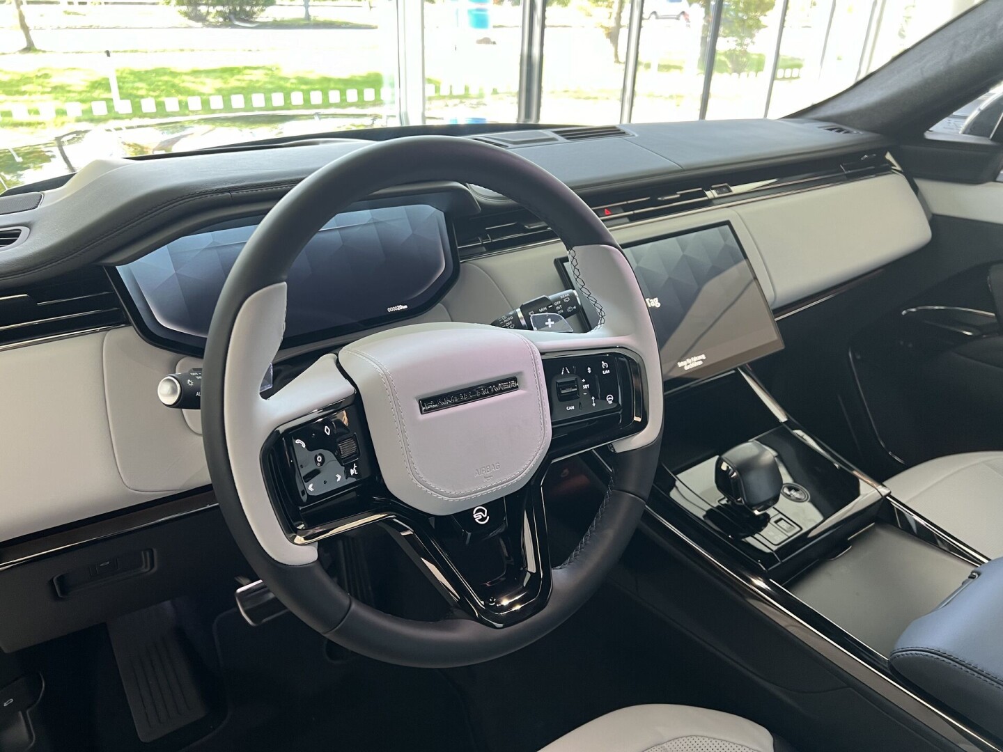 Range Rover Sport P635 SV Edition One Black З Німеччини (120934)