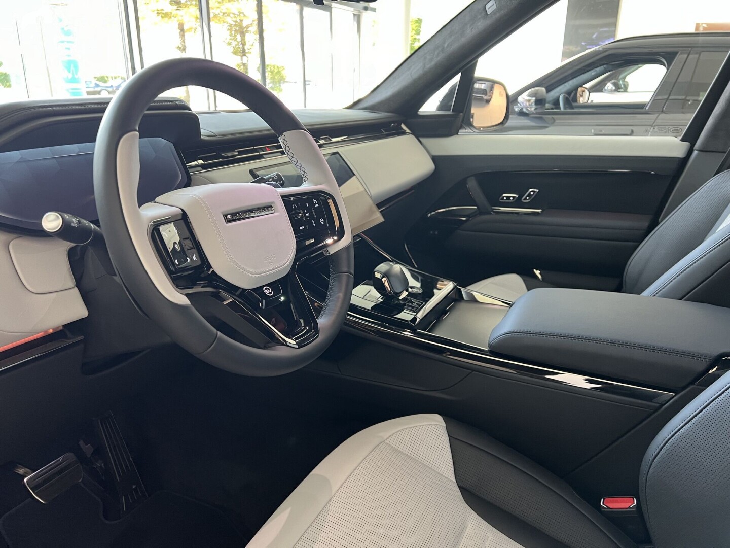 Range Rover Sport P635 SV Edition One Black З Німеччини (120928)